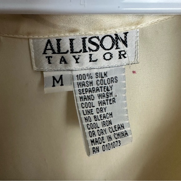 Vintage 100% Silk Blouse Women’s Medium Button Up Shirt Allison Taylor Floral - Picture 6 of 7